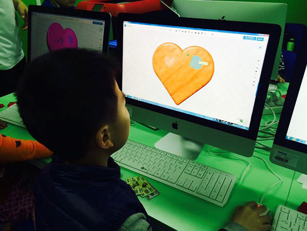 少儿3D打印感恩节用“心”说爱活动课开班盛况