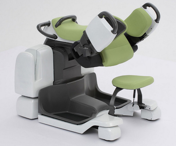 自动驾驶如火如荼 但丰田却押宝机器人