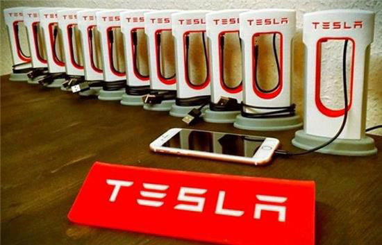 特斯拉粉丝设计出3D打印迷你特斯拉充电站