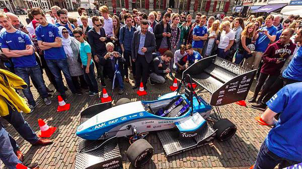 Team Delft 制作3D打印方向盘和支架