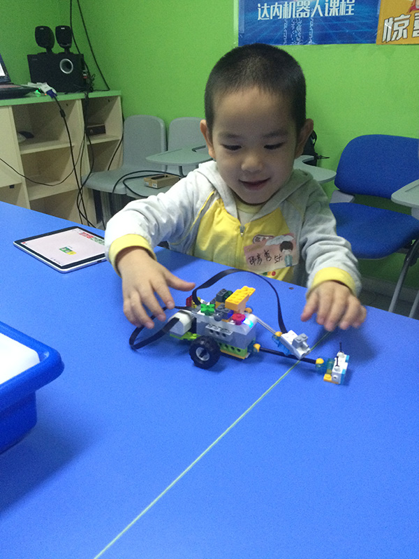 北京广渠门校区：乐高机器人wedo体验课开班盛况