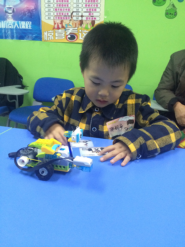 北京广渠门校区：乐高机器人wedo体验课开班盛况