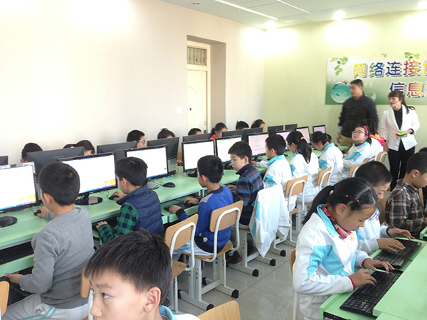 "发现杯"编程挑战赛流动课堂之双榆树中心小学站