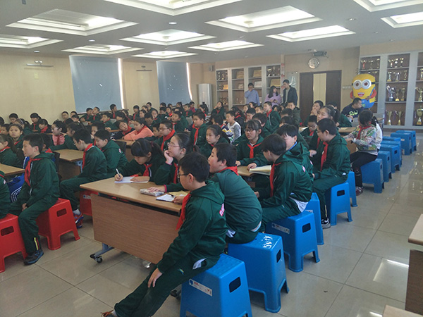 "发现杯"编程挑战赛流动课堂之安外三条小学站