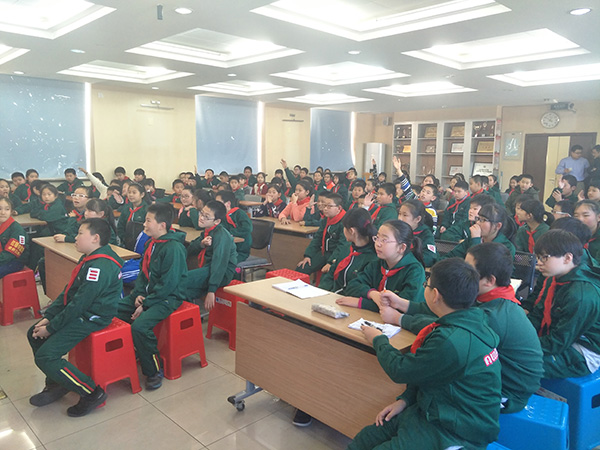 "发现杯"编程挑战赛流动课堂之安外三条小学站