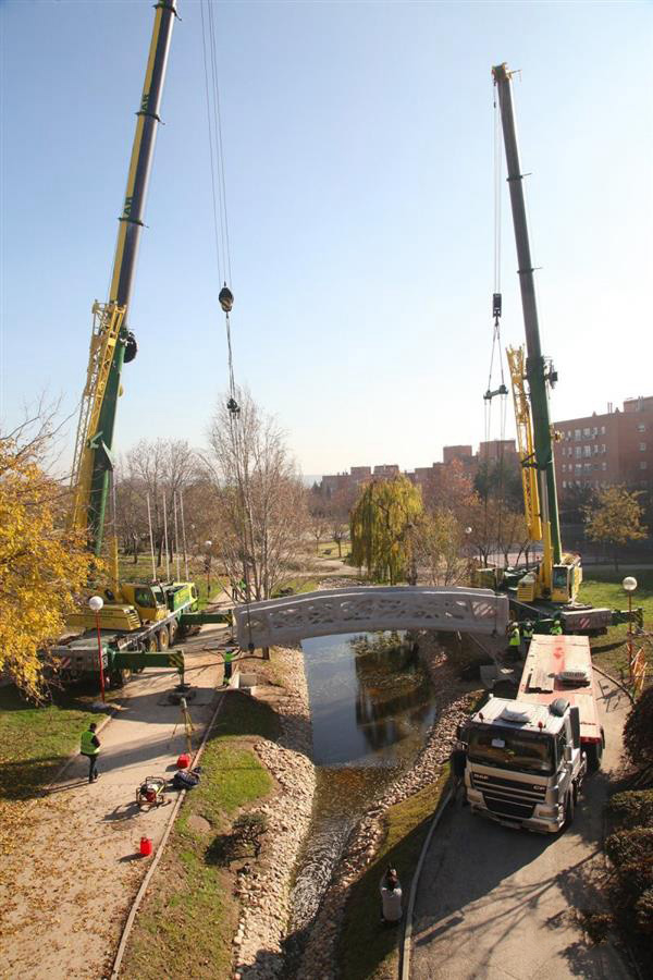 西班牙建成世界上第一座3D打印混凝土人行桥