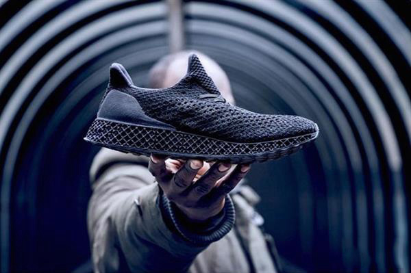 阿迪达斯推出333美元的新3D打印跑鞋
