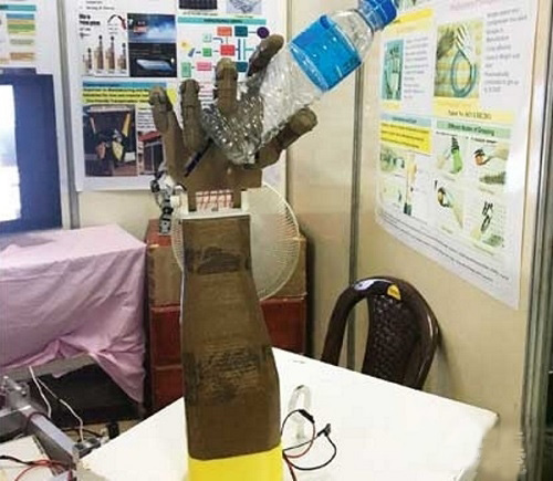 印度推出可接电话的新型3D打印机器人假肢