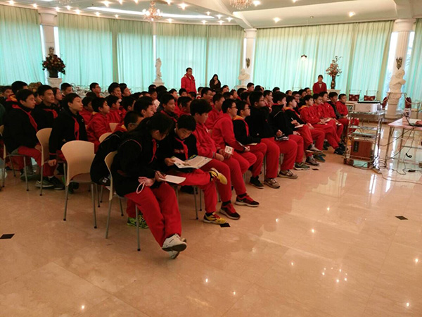 "发现杯"编程挑战流动课堂之上海建平实验小学站