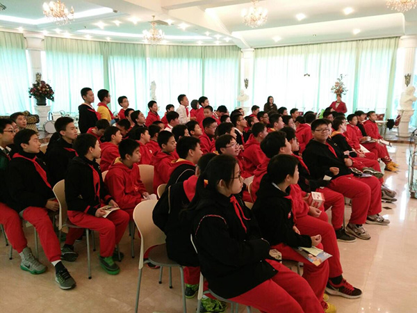 "发现杯"编程挑战流动课堂之上海建平实验小学站