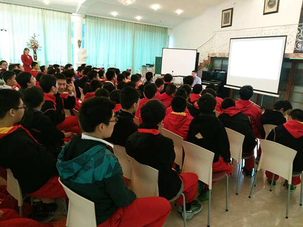 "发现杯"编程挑战流动课堂之上海建平实验小学站