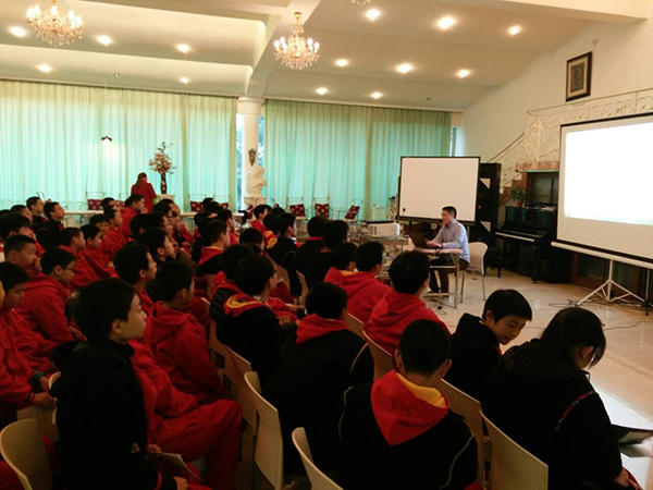 "发现杯"编程挑战流动课堂之上海建平实验小学站