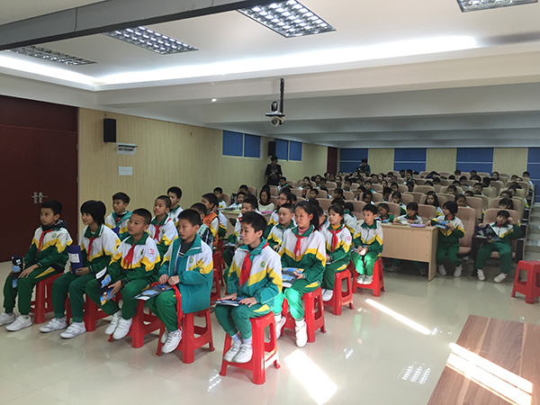 "发现杯"编程挑战流动课堂之广州芳村小学站