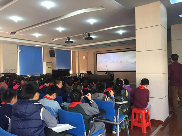 "发现杯"编程挑战流动课堂之上海交大实验小学站