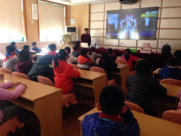 "发现杯"编程挑战流动课堂之上海古北路小学站