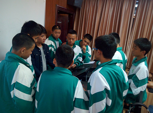 "发现杯"编程挑战流动课堂之广州绿翠现代实验学校