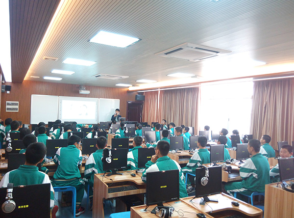 "发现杯"编程挑战流动课堂之广州绿翠现代实验学校