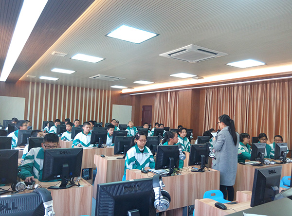 "发现杯"编程挑战流动课堂之广州绿翠现代实验学校