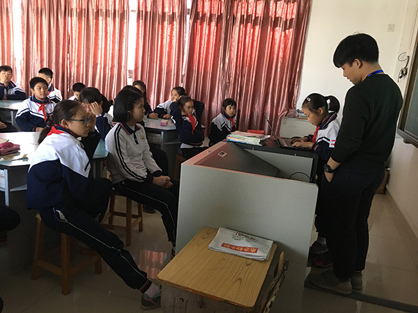 "发现杯"编程挑战流动课堂之广州菩提路小学站