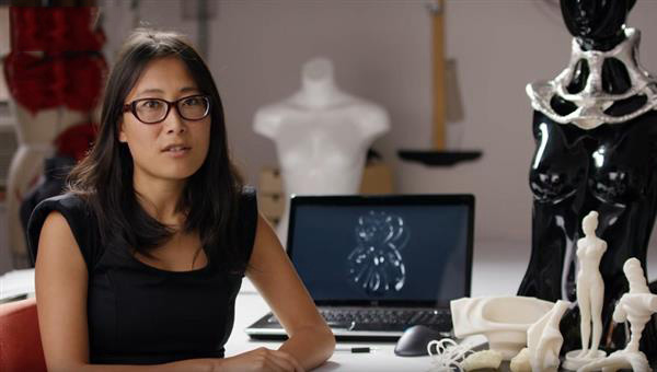 受银河系启发的3D打印Vortex连衣裙