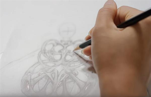 受银河系启发的3D打印Vortex连衣裙