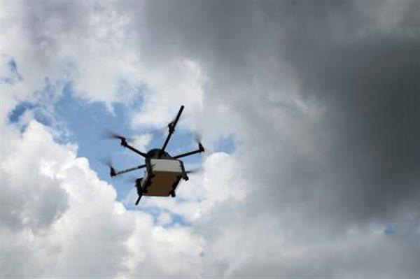 内华达州7-11联合无人机公司Flirtey使用无人机派送订单