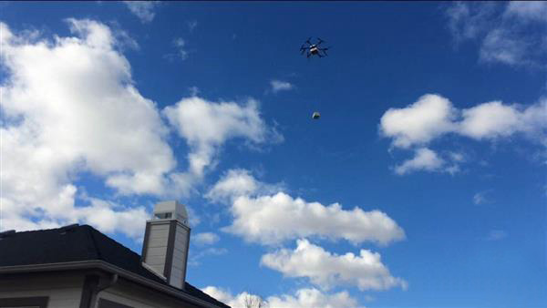 内华达州7-11联合无人机公司Flirtey使用无人机派送订单