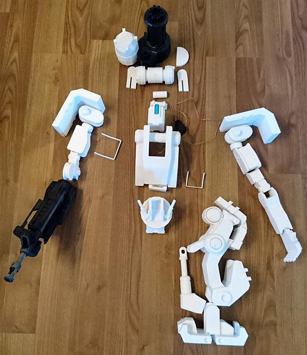 《守望先锋》迷会喜欢的3D打印“Bastion”PC机