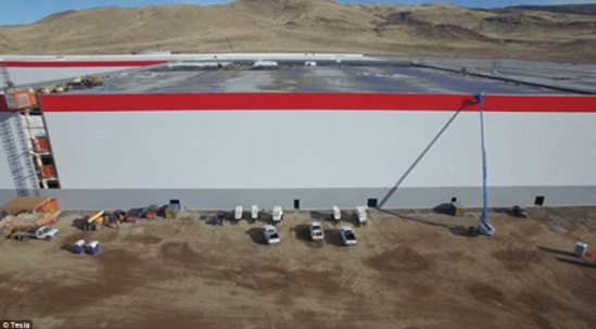 无人机曝光特斯拉超级工厂 预计2020年完工