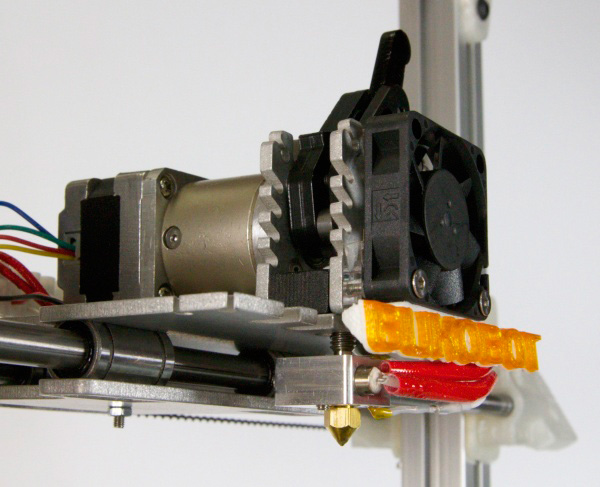 便携式Bukito 3D打印机仅重3公斤