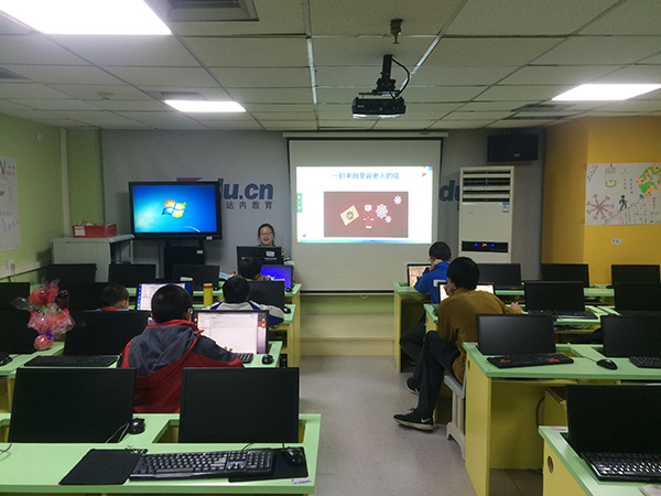 北京大钟寺校区：少儿编程圣诞节活动课开班盛况