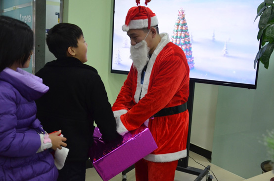 郑州金水路校区：亲子圣诞节，让童年更快乐