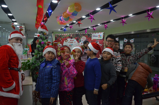 郑州金水路校区：亲子圣诞节，让童年更快乐