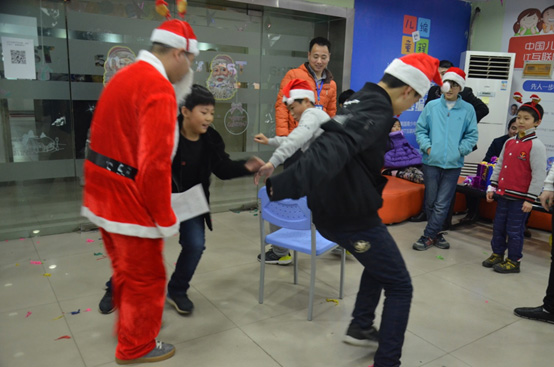 郑州金水路校区：亲子圣诞节，让童年更快乐