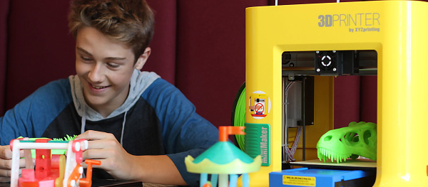 CONTEXT：2016年桌面3D打印机市场上涨27％