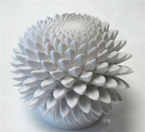 加利福利亚设计师打造出如盛放花朵般的3D打印雕塑
