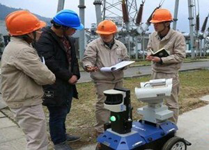 四川藏区变电站首个智能巡检机器人上岗