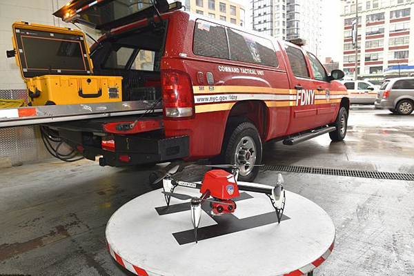 纽约市消防局首次使用无人机灭火