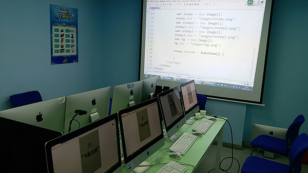 北京大钟寺校区：少儿编程体验课开班盛况