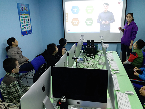 北京大钟寺校区：少儿编程体验课开班盛况