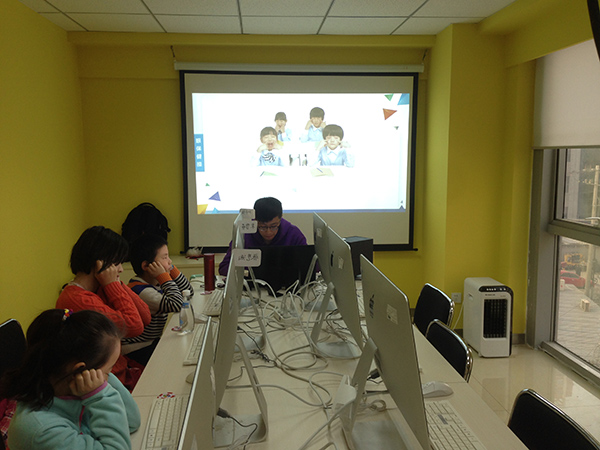 北京广渠门校区：少儿编程体验课开班盛况