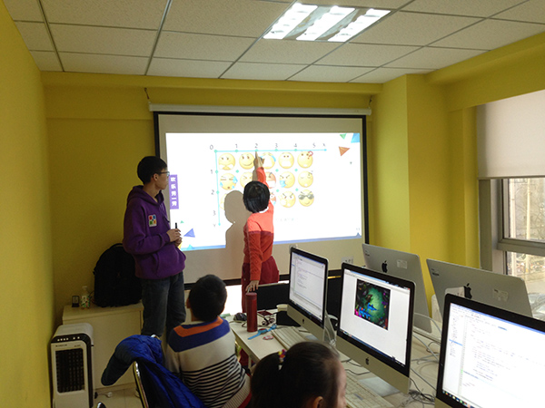 北京广渠门校区：少儿编程体验课开班盛况