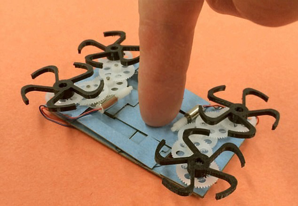 NASA研发新款机器人 可折叠到巴掌大小