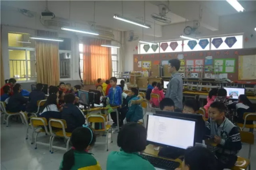 “发现杯”中国青少年编程挑战活动广州赛区，近500名编程小达人竞技