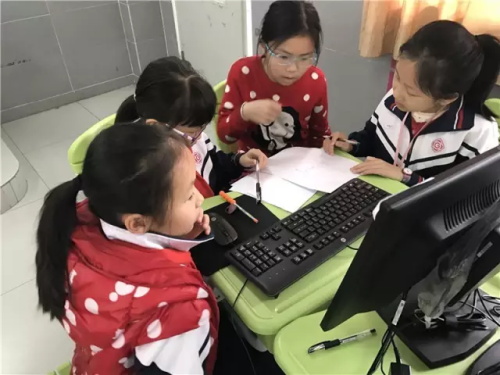 “发现杯”中国青少年编程挑战活动广州赛区，近500名编程小达人竞技