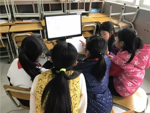 “发现杯”中国青少年编程挑战活动广州赛区，近500名编程小达人竞技