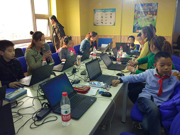 北京万寿寺校区：“发现杯”编程挑战流动课堂