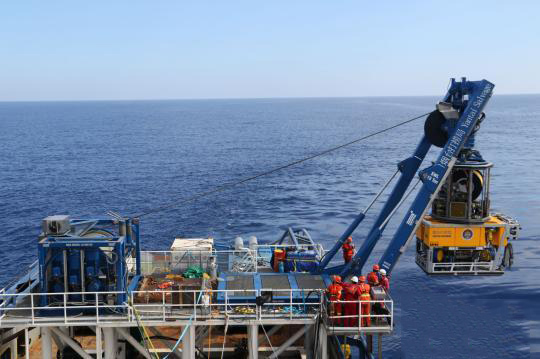 3000米级水下机器人海试成功