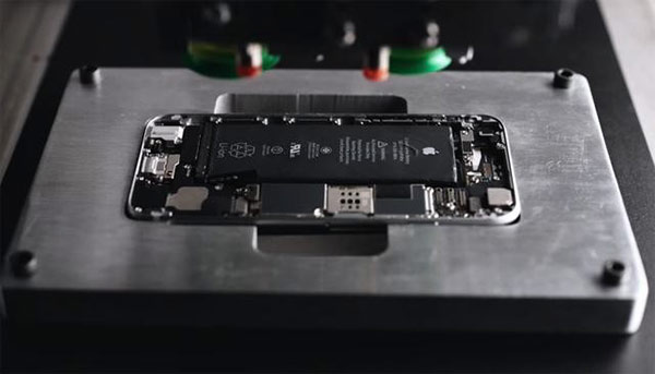 苹果研发Liam机器人每11秒就可"杀"掉一部iphone