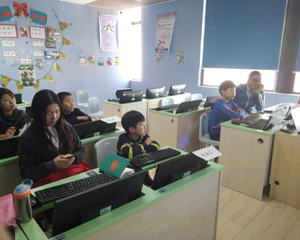 青岛CBD中心：少儿编程体验课开班盛况